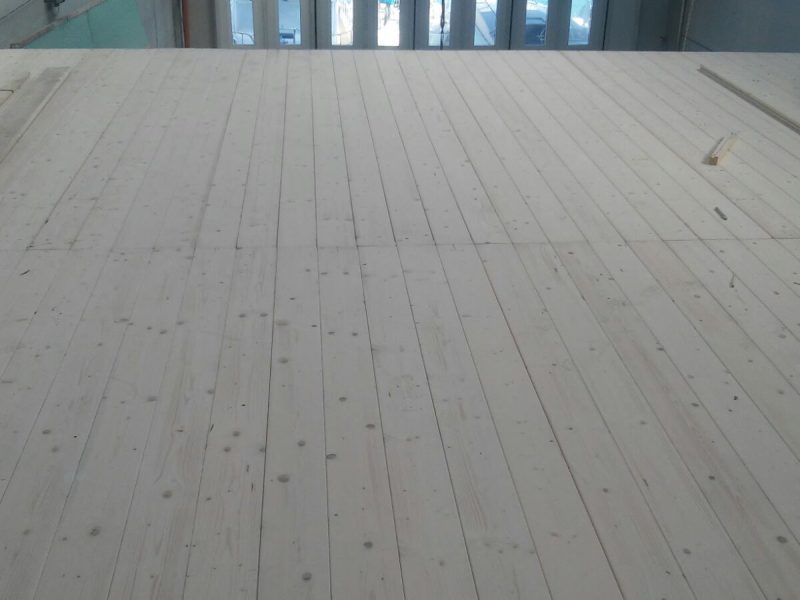 Vista dall'alto del soppalco realizzato con tralicci in acciaio